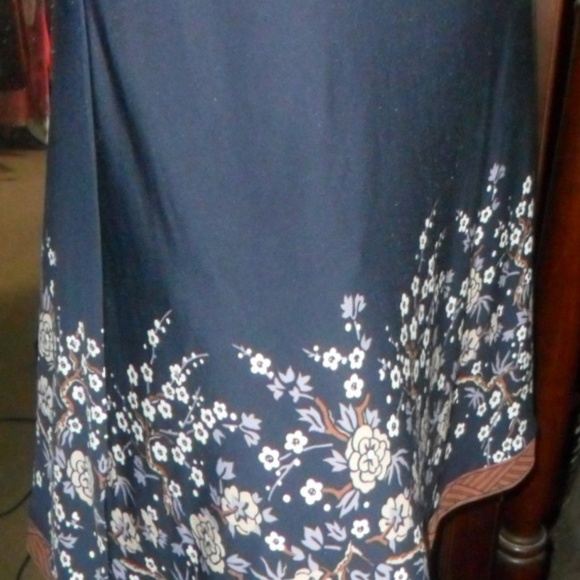 BCBG Maxazria NWOT Black Brown Knit Flare Skirt - Picture 4 of 5